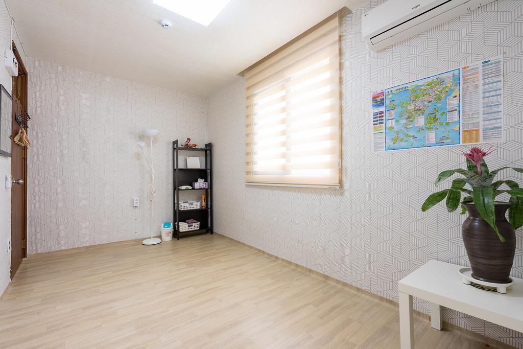Yours Guesthouse In Tongyeong Exterior foto