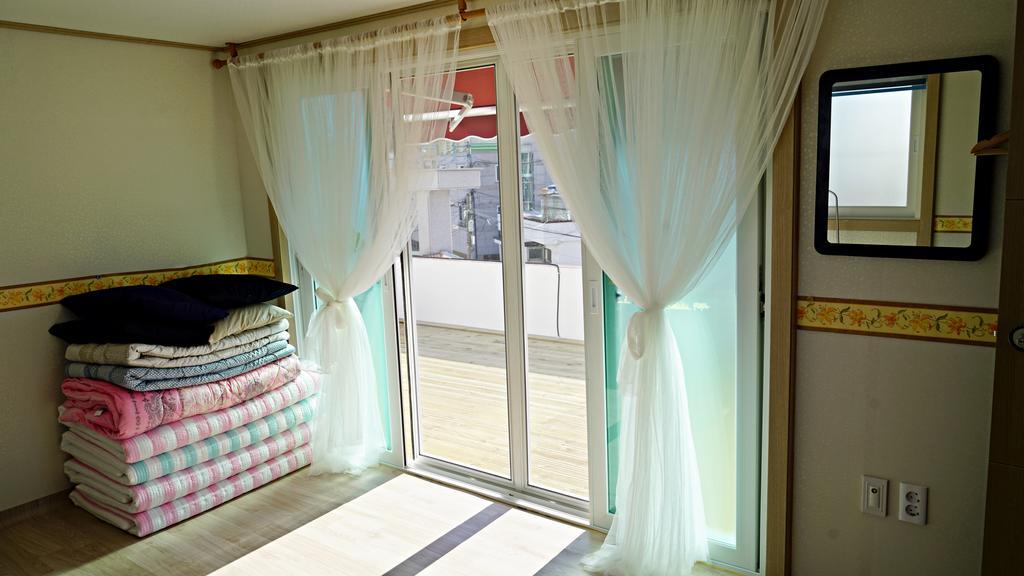 Yours Guesthouse In Tongyeong Exterior foto